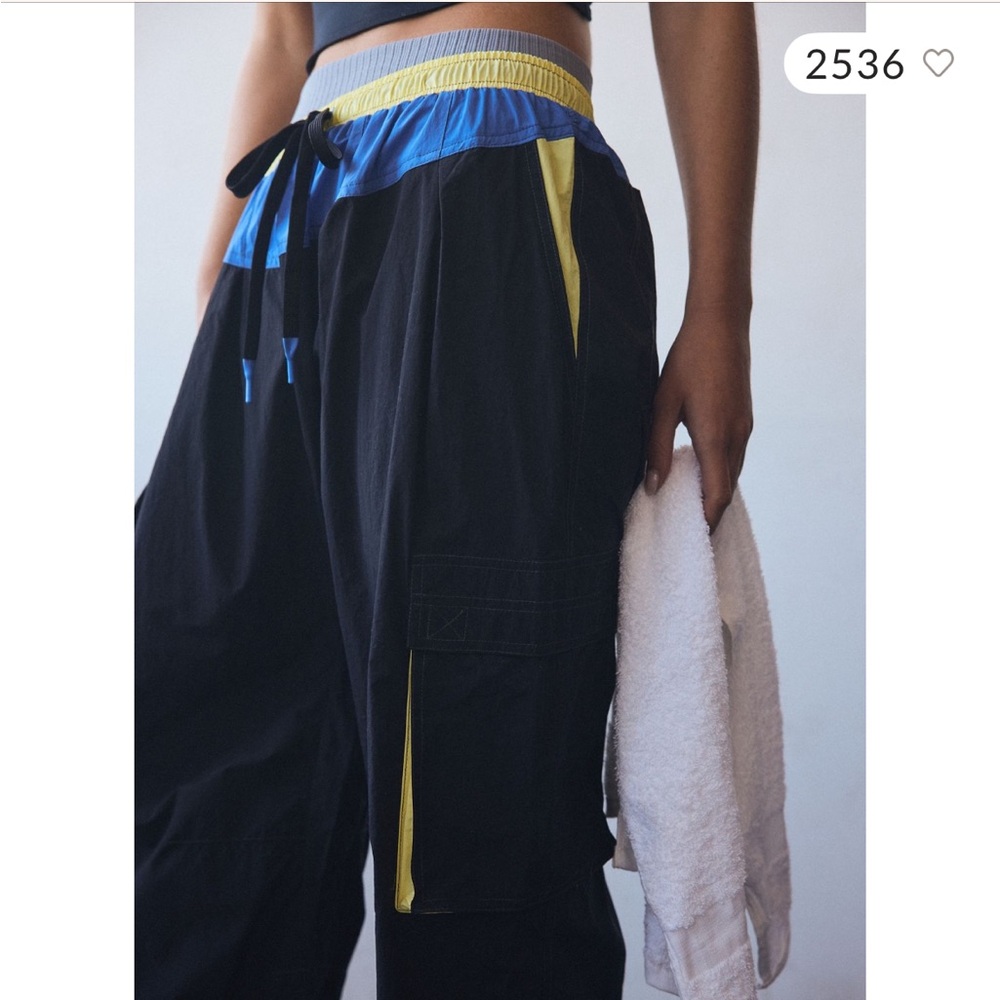 FREE PEOPLE "Spring Forward Pants" black and blue nylon jogger. Size Small